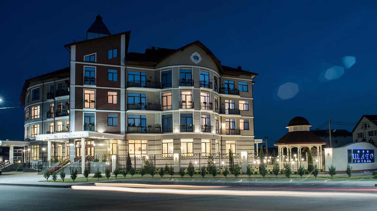 Shato Hotel Chervonograd Exterior foto