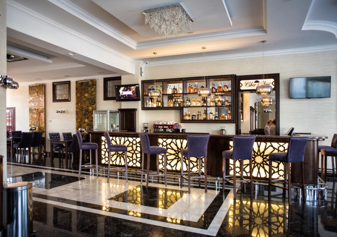 Shato Hotel Chervonograd Exterior foto